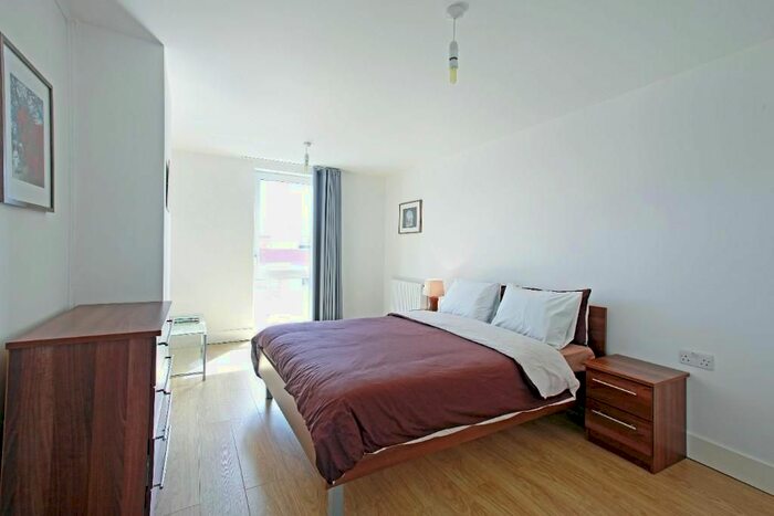 1 Bedroom Flat To Rent In Station Approach, Epsom, Surrey, KT19