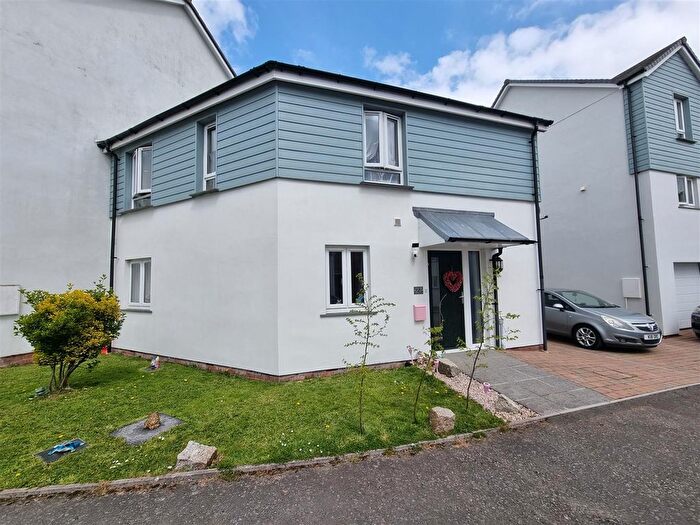 3 Bedroom End Terrace House For Sale In Brooks Avenue, Holsworthy, EX22
