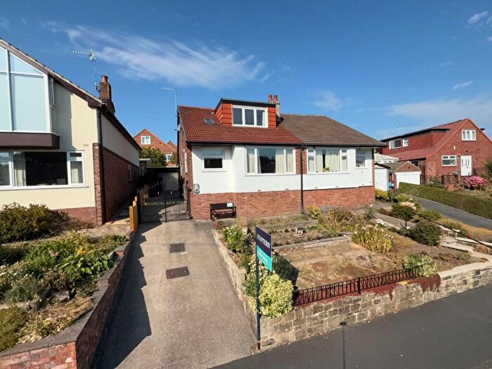 3 Bedroom Semi-Detached Bungalow For Sale In Springbank Road, Farsley, Pudsey, LS28