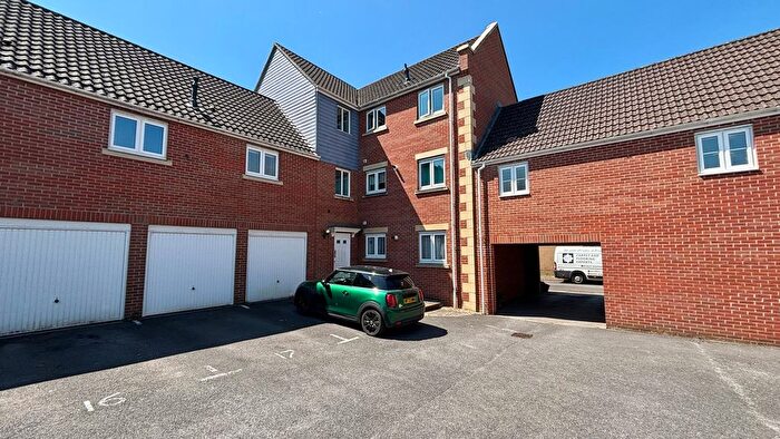 2 Bedroom Flat To Rent In Station Road, Norton Fitzwarren, TA2