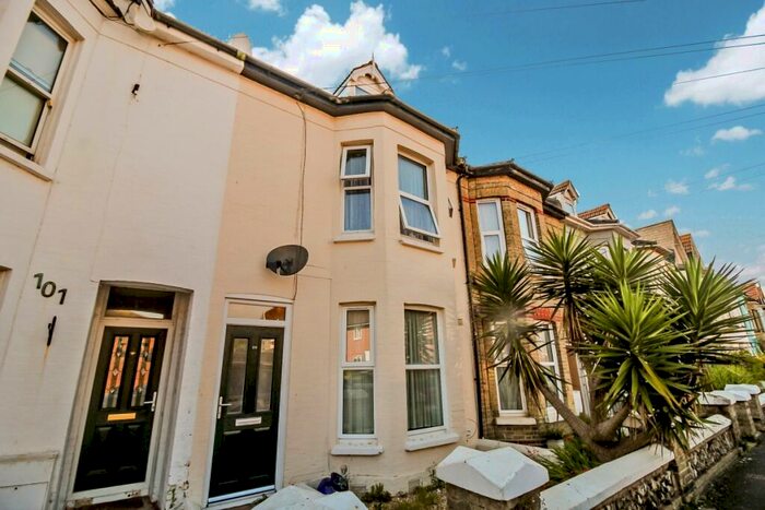 1 Bedroom Flat To Rent In Bayford Road, Littlehampton, West Sussex, BN17