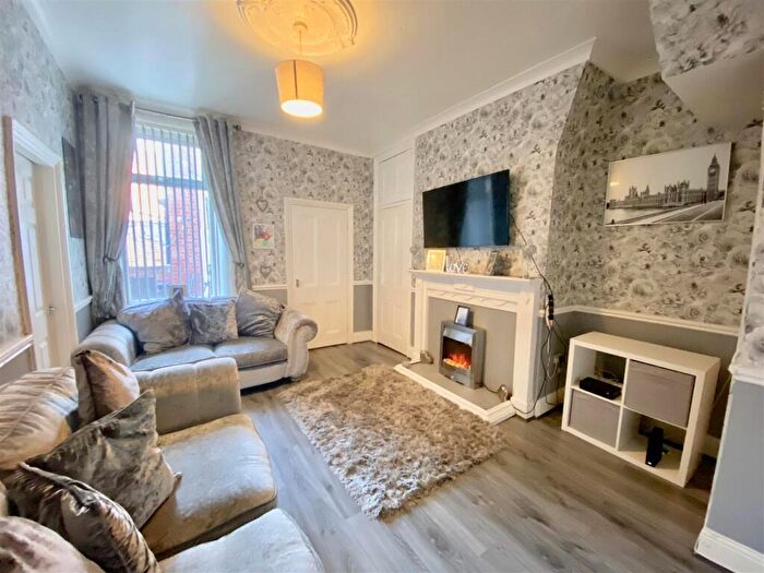 2 Bedroom Flat To Rent In Whitehall Road, Bensham, Gateshead, NE8