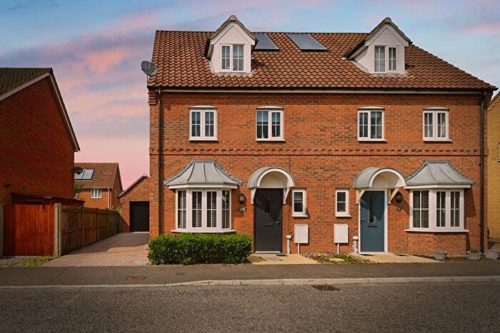 4 Bedroom Semi-Detached House For Sale In Robin Avenue, Harleston, IP20