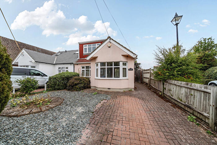 3 Bedroom Bungalow For Sale In Rollo Road, Hextable, Swanley, BR8