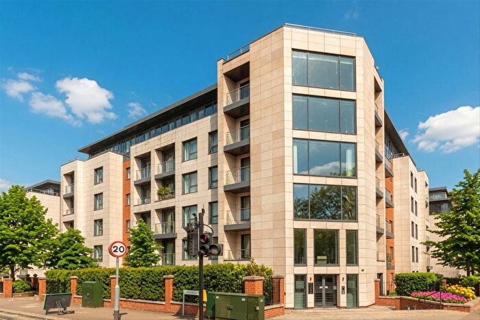 1 Bedroom Flat To Rent In Chartfield Avenue, Putney, SW15