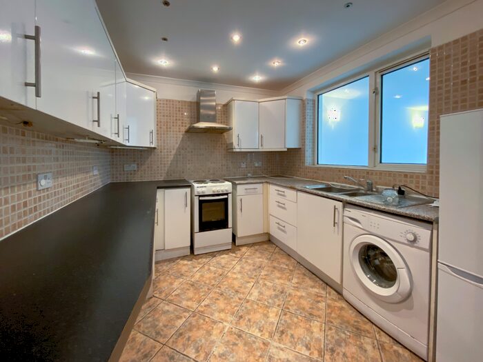 4 Bedroom End Of Terrace House To Rent In Harrold Road, Dagenham, RM8