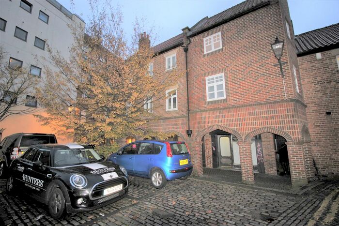 3 Bedroom Flat To Rent In Taylor Court, Monk Street, Newcastle Upon Tyne, NE1