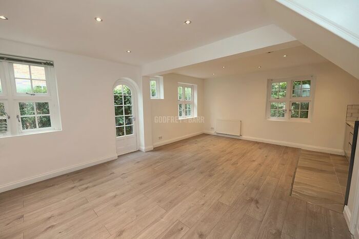 2 Bedroom Semi-Detached House To Rent In Falloden Way, London, NW11