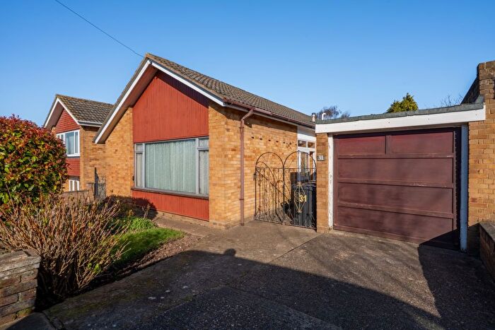 2 Bedroom Detached Bungalow For Sale In The Warren, Gravesend, Kent, DA12