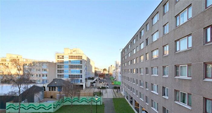 3 Bedroom Flat To Rent In Gloucester Road, London, N17