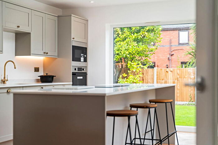 3 Bedroom Detached Bungalow For Sale In Hallmoor Close, Aughton, Ormskirk, L39