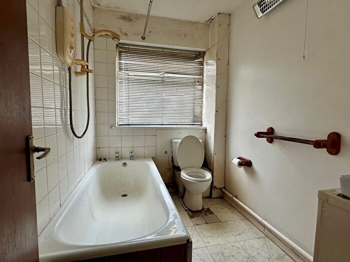 2 Bedroom Flat For Sale In Palmerston Court, Palmerstone Road, Ross-On-Wye, HR9