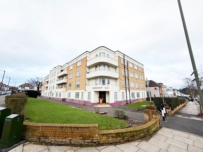 2 Bedroom Flat To Rent In Bell Lane, London, NW4