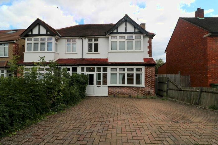 4 Bedroom Semi-Detached House To Rent In Sutton Common Road, Sutton, SM1