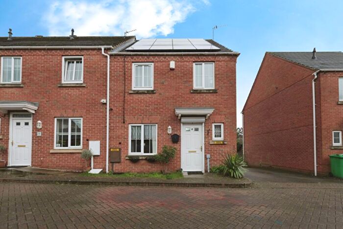 3 Bedroom End Of Terrace House For Sale In Blackburn Way, Nottingham, NG5