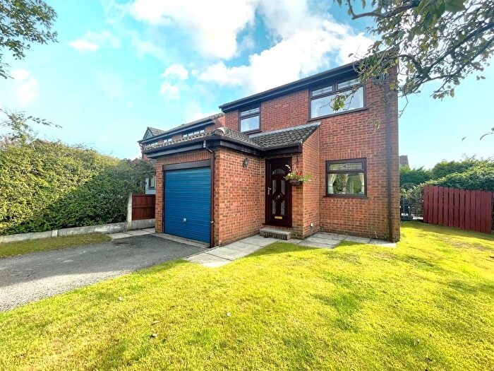3 Bedroom Detached House For Sale In Churnet Close, Westhoughton, Bolton, BL5