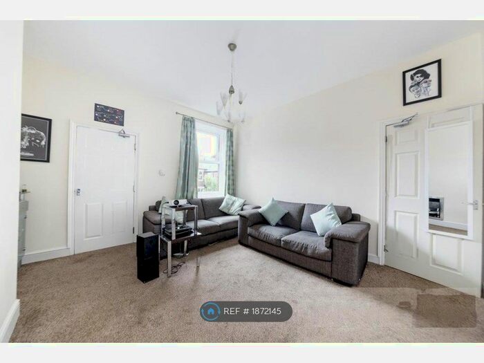3 Bedroom Terraced House To Rent In Shortridge Terrace, Newcastle Upon Tyne, NE2