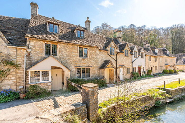 4 Bedroom Cottage For Sale In Waterside, Castle Combe, SN14