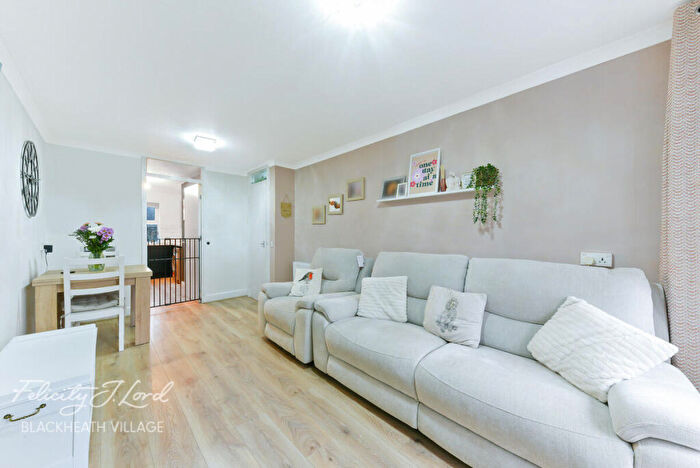 1 Bedroom Apartment For Sale In Lions Close, London, SE9