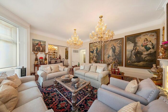 4 Bedroom Flat To Rent In Wynnstay Gardens, Kensington, London, W8