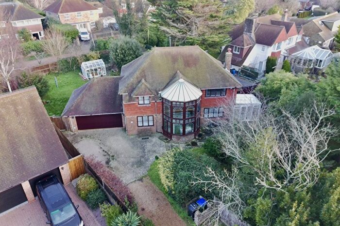 4 Bedroom Detached House For Sale In Firle Road, Seaford, BN25