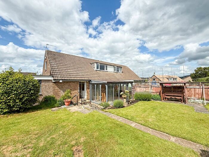 3 Bedroom Semi-Detached Bungalow For Sale In Croft Drive, Honley, Holmfirth, HD9