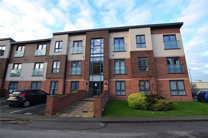 2 Bedroom Flat To Rent In Pullman House, Tudor Way, Beeston, Leeds, LS11