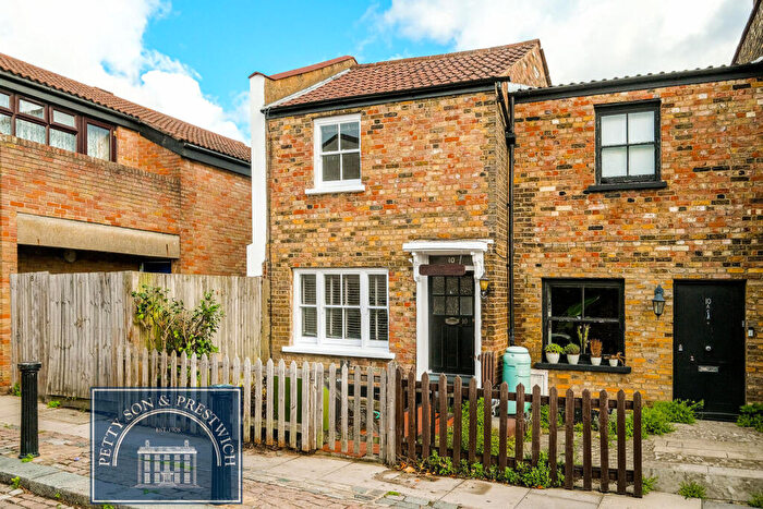 2 Bedroom End Of Terrace House To Rent In Browning Road, Leytonstone, E11