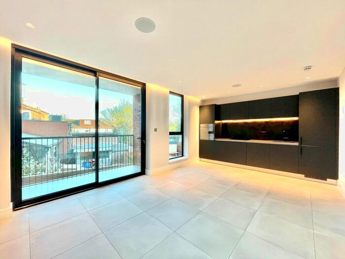 1 Bedroom Flat To Rent In Long Lane, London, N3