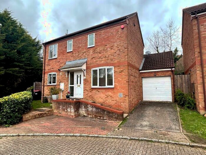 3 Bedroom Detached House To Rent In Atkins Close, Bradwell Village, MK13
