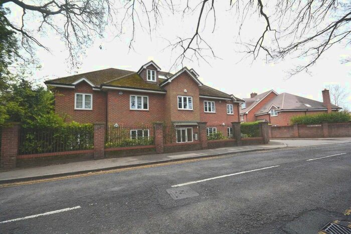 2 Bedroom Flat To Rent In Chesham Road, Amersham, HP6
