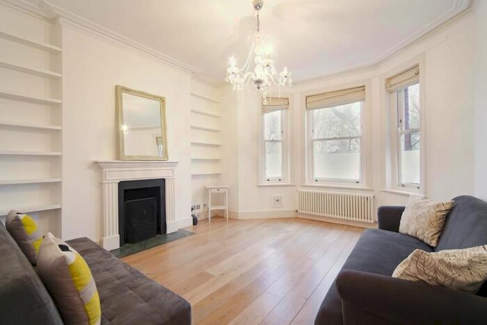 3 Bedroom Flat To Rent In Leith Mansions, Grantully Road, W9