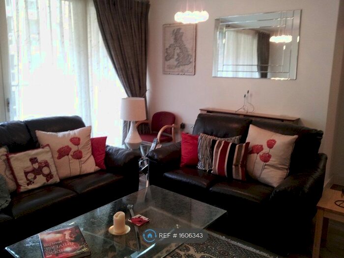 3 Bedroom Flat To Rent In Oxley Square, London, E3