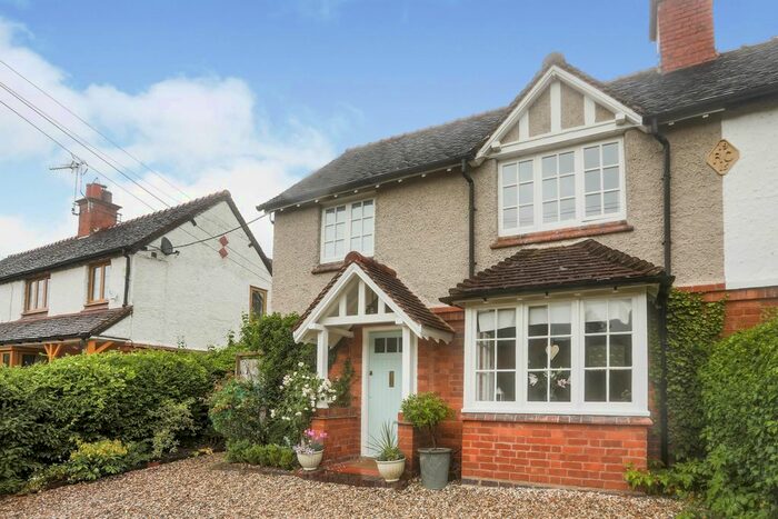 3 Bedroom Semi-Detached House For Sale In Wolverton, Stratford-Upon-Avon, Warwickshire, CV37