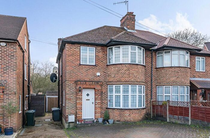 3 Bedroom Semi-Detached House To Rent In Linkside, Woodside Park, N12