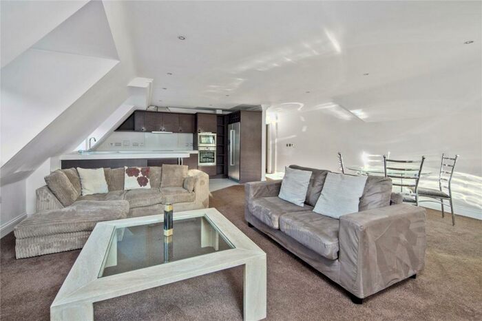 3 Bedroom Penthouse To Rent In Lakewood, Portsmouth Road, Esher, Surrey, KT10