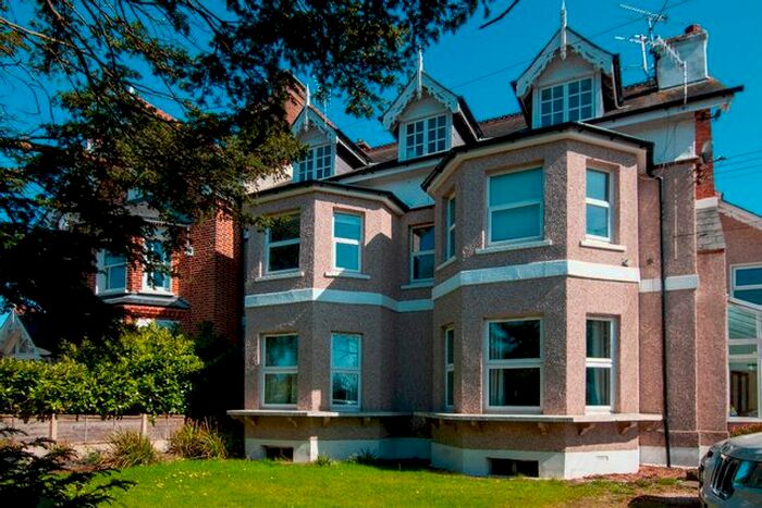 2 Bedroom Flat For Sale In Flat, Marle House, Eastbourne Road, South Godstone, Godstone, RH9