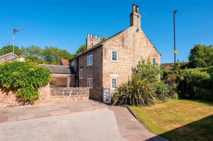 4 Bedroom Detached House For Sale In Harewood Road, Collingham, LS22