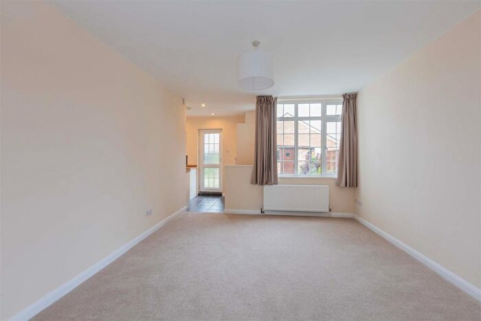 3 Bedroom Detached Bungalow For Sale In Royston Way, Burnham, Slough, SL1