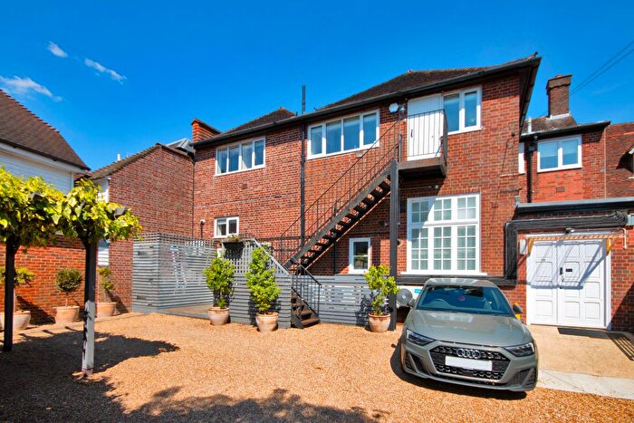 3 Bedroom Maisonette For Sale In High Street, Edenbridge, TN8