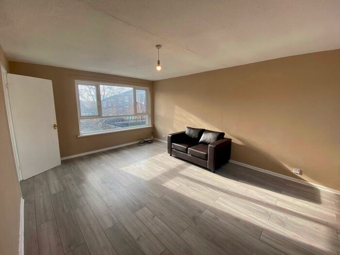 2 Bedroom Flat To Rent In Craigmillar Avenue, Blakelaw, NE5