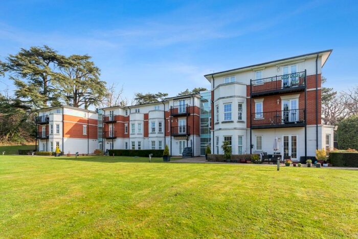 2 Bedroom Flat To Rent In Brookshill Harrow Weald, HA3