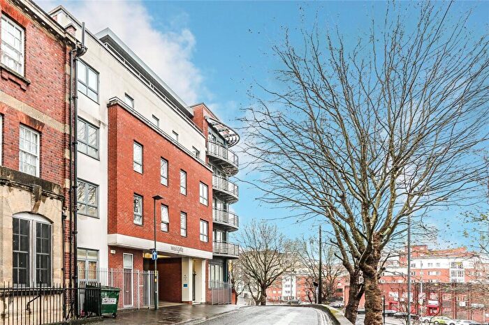 2 Bedroom Flat To Rent In Arthur Place, Birmingham, West Midlands, B1