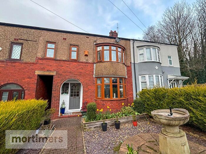 3 Bedroom Terraced House For Sale In Park Lee Road, Blackburn, Lancashire, BB2