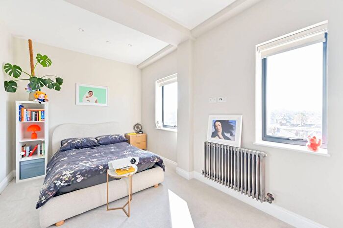 1 Bedroom Flat To Rent In ., Brockwell Park, London, SW2