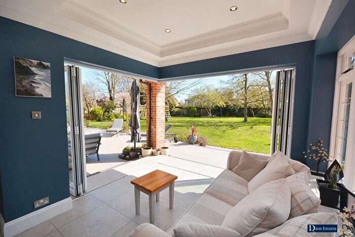 5 Bedroom Detached House For Sale In Nelmes Road, Emerson Park, Hornchurch, RM11