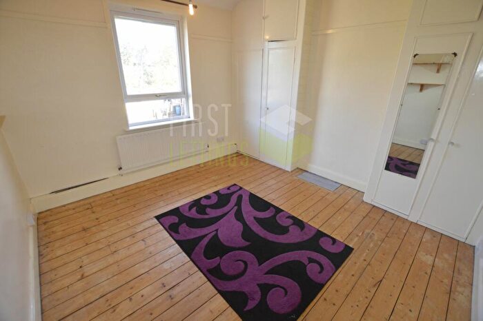 3 Bedroom Semi-Detached House To Rent In Knighton Lane East, Knighton, LE2