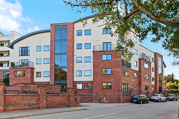 2 Bedroom Flat For Sale In Brook Street, Tring, HP23