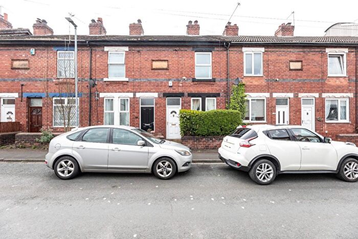2 Bedroom Terraced House For Sale In Maltkiln Lane, Castleford, WF10
