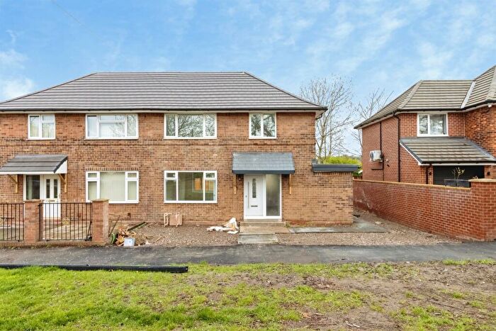 3 Bedroom Semi Detached House For Sale In Brooklands Avenue, Leeds, LS14